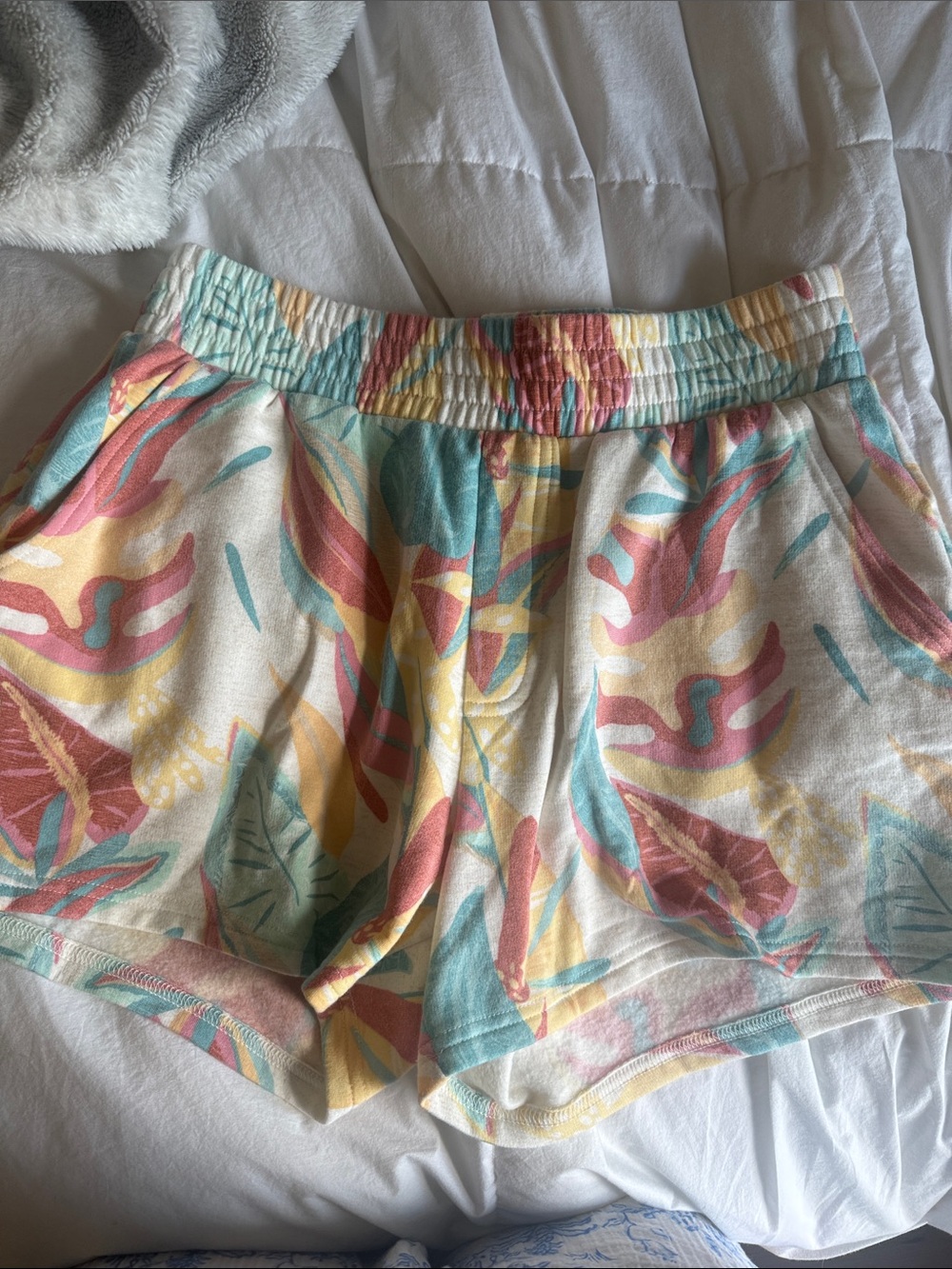 Travis Mathew women’s shorts size large worn once